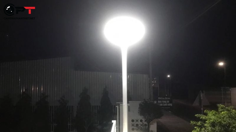 đèn sân vườn năng lượng mặt trời (nlmt) nên sử dụng loại nào ? - 2931