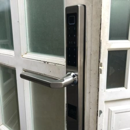 Khoá vân tay Laffer XF18 cửa nhôm, cửa đố nhỏ mở khóa qua thẻ từ, vân tay, qua app - 3854