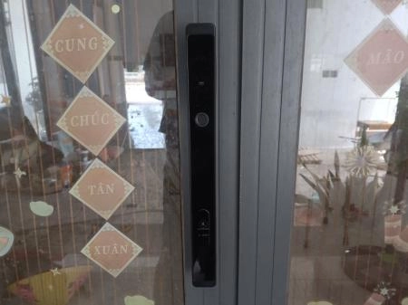 Khóa có chế độ tự động khóa khi đóng cửa không? - 6111