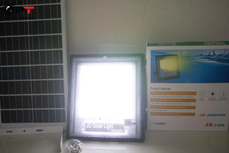 Đèn pha năng lượng mặt trời 300w chính hãng JD JINDIAN JD 7300 - 3067
