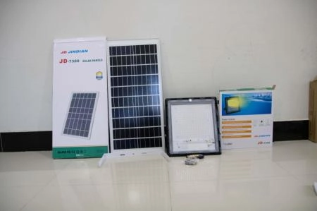 Đèn pha năng lượng mặt trời 300w chính hãng JD JINDIAN JD 7300 - 3066