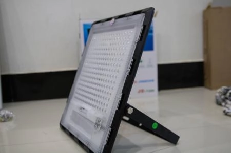 Đèn pha năng lượng mặt trời 300w chính hãng JD JINDIAN JD 7300 - 3068