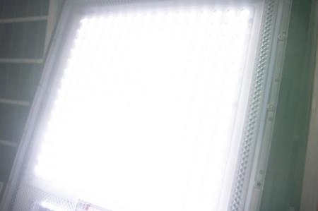 Đèn pha năng lượng mặt trời 300w chính hãng JD JINDIAN JD 7300 - 3069