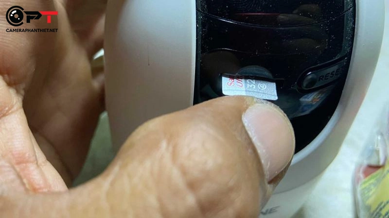 hướng dẫn cách lắp thẻ nhớ vào camera imou a22, kbone h21 - 3120