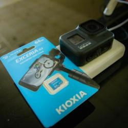 Thẻ nhớ cho gopro 4 5 6 7 8 9 10 11 / camera hình trình quay 4k - Micro SDXC Kioxia Exceria 64GB Class 10 V30