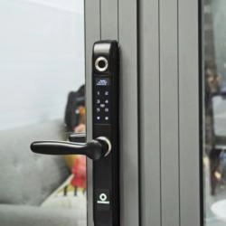 Khóa vân tay cửa nhôm kính HOMEKIT AB-04C