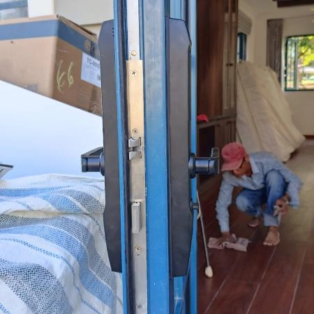 Ảnh sản phẩm Khoá vân tay Laffer R1, khoa chuyên dụng cho cửa nhôm, cửa đố nhỏ - hình 4