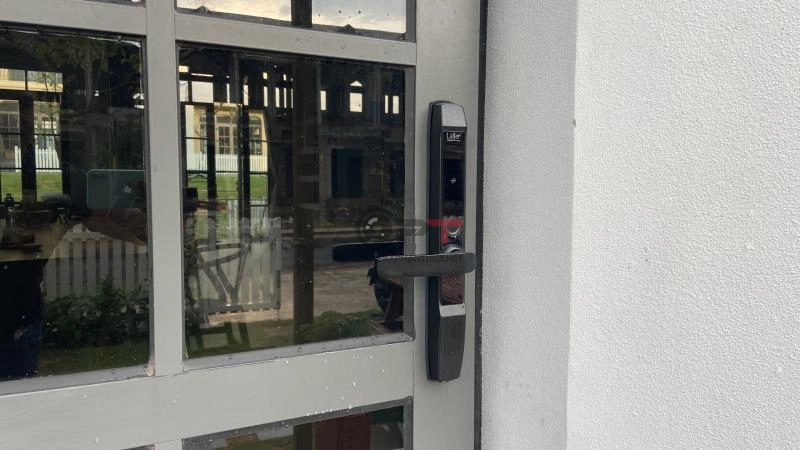 Khóa vân tay LAFFER có tốt không ? - 6011