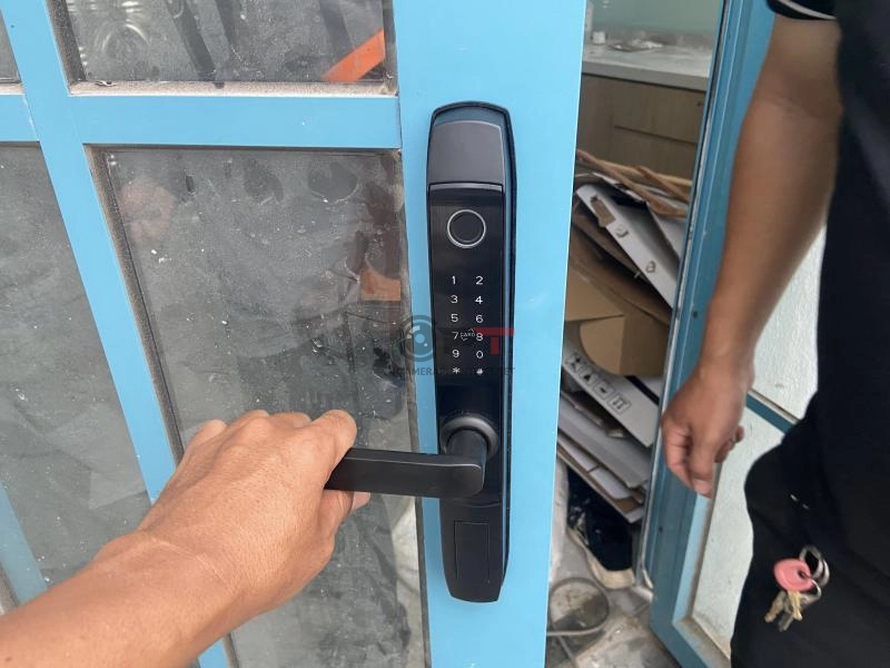 Khóa vân tay LAFFER có tốt không ? - 6012