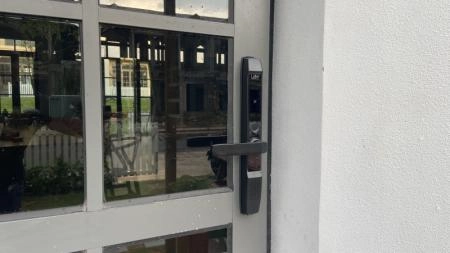 Khóa vân tay LAFFER có tốt không ? - 6011