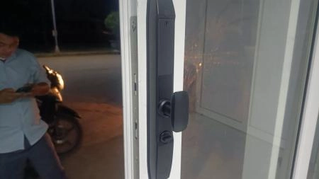 Khóa vân tay LAFFER có tốt không ? - 6016