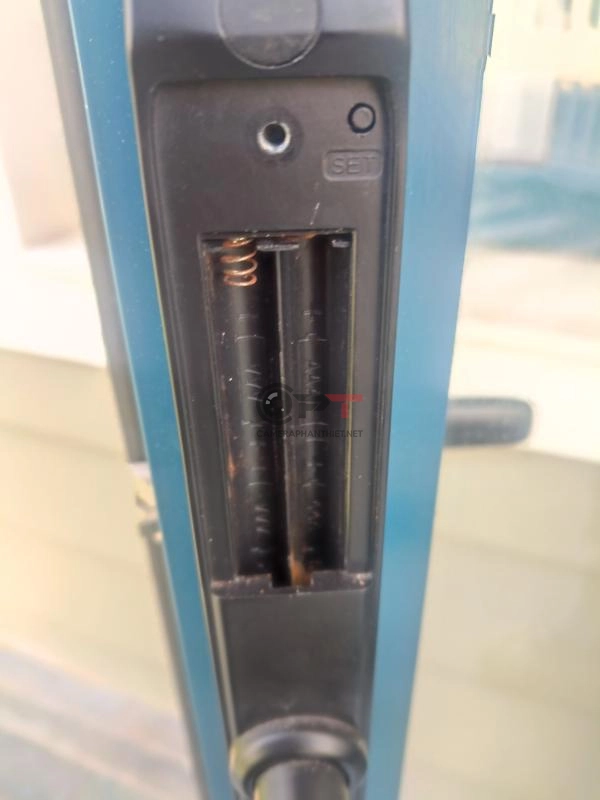 Cách thay pin khóa vân tay, khóa thông minh - 6048