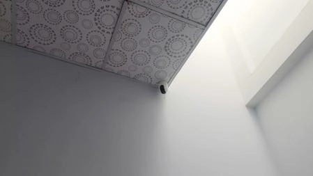 Camera imou a32 lắp phòng khách và dưới mái hiên được không?