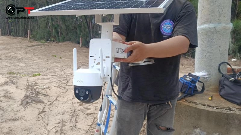 Sử dụng camera 2 mắt bằng pin năng lượng mặt trời - 6364