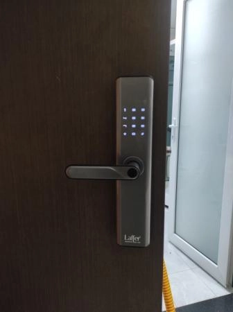 Khóa phù hợp lắp đặt cho gia đình, văn phòng, chung cư