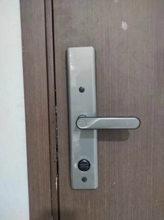 Dễ dàng lắp đặt cho cửa gỗ, cửa nhựa, cửa chóng cháy