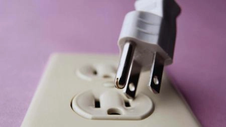 Lỏng phích điện dẫn đến camera ezviz mất nguồn