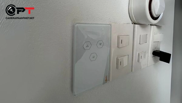 Mất WiFi có điều khiển cửa cuốn bằng điện thoại được không?